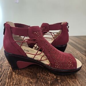JBU Nelly Women's Red Perforated Peep-Toe Wedge Sandals Size 10